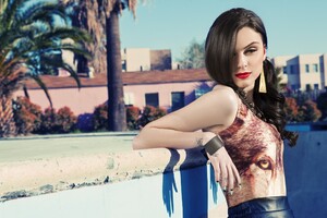 Cher Lloyd (1366x768) Resolution Wallpaper