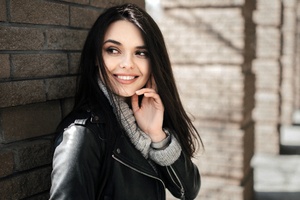 Cute Model Black Hair Smiling 4k (1024x768) Resolution Wallpaper