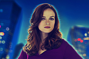 Danielle Panabaker As Caitlin In Flash Poster Wallpaper