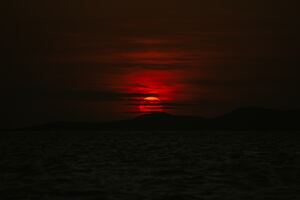 Dark Sunset Sea 5k