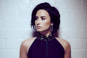 Demi Lovato 2017 HD Wallpaper