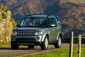 Discovery Land Rover (1366x768) Resolution Wallpaper