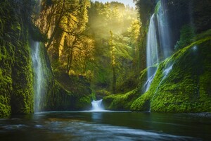 Dreamy Waterfall (1280x1024) Resolution Wallpaper