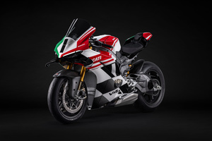 Ducati Panigale V4 Tricolore 2025 (2048x2048) Resolution Wallpaper