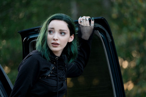 Emma Dumont In The Gifted 4k (1280x1024) Resolution Wallpaper