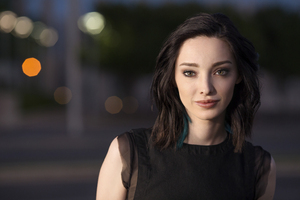 Emma Dumont The Gifted (1360x768) Resolution Wallpaper