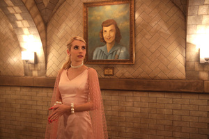 Emma Roberts In Scream Queens 4k (320x240) Resolution Wallpaper