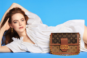 Emma Stone Louis Vuitton Dauphine Bag Campaign 2022 (2560x1600) Resolution Wallpaper