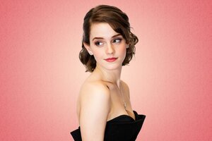 Emma Watson Cutie (320x240) Resolution Wallpaper