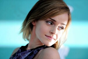 Emma Watson New (1360x768) Resolution Wallpaper