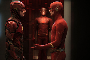 Ezra Miller As Flash Meets Barry Allen In Crisis On Infinite Earths