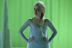 Georgina Haig In Once Upon A TIme (2932x2932) Resolution Wallpaper
