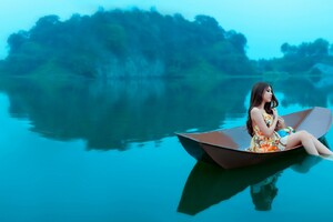 Girl In Boat (1280x1024) Resolution Wallpaper