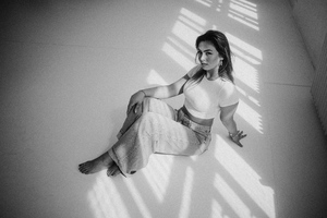 Girl Sitting On Floor Monochrome (5120x2880) Resolution Wallpaper