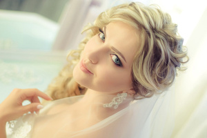 Gorgeous Blonde Bride Wallpaper