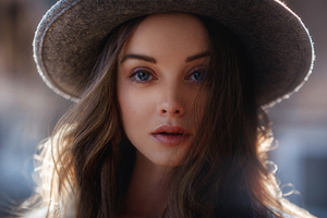 Gorgeous Girl Wearing Hat Wallpaper