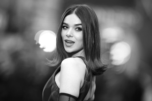 Hailee Steinfeld At Sinners Movie Premiere (1024x768) Resolution Wallpaper