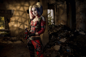 Harley Quinn From Comics Cosplay Wallpaper