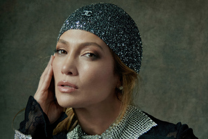 Jennifer Lopez Vogue 2023 Wallpaper