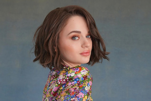 Joey King Press Netflix Photoshoot For The Kissing Booth Wallpaper