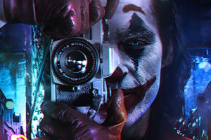 Joker Clicking Pictures (2560x1440) Resolution Wallpaper