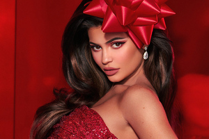 Kylie Jenner4k (2048x1152) Resolution Wallpaper