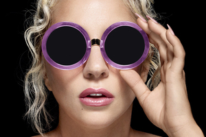 Lady Gaga Wearing Lobster Eye Glasses (1280x720) Resolution Wallpaper