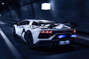 Lamborghini White 5k (2560x1024) Resolution Wallpaper