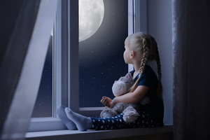 Little Girl Sadly Out Of A Window With A Teddy Bear (2932x2932) Resolution Wallpaper