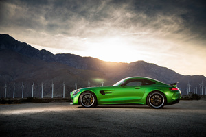 Mercedes Amg Gt R Side View (1600x900) Resolution Wallpaper