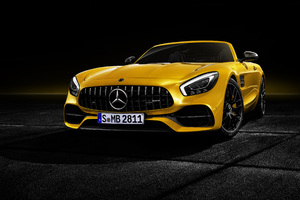 Mercedes AMG GT S Roadster 2018 Front (1366x768) Resolution Wallpaper