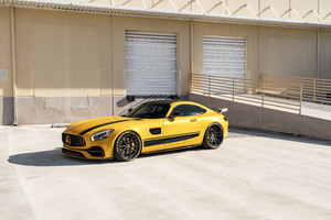 Mercedes Benz Amg Gt In Bright Yellow 10k (1366x768) Resolution Wallpaper