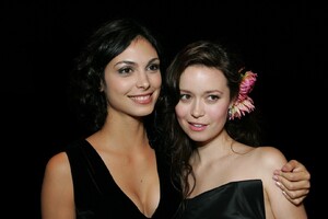 Morena Baccarin And Summer Glau (1336x768) Resolution Wallpaper