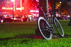 Night Park Street Bike (320x240) Resolution Wallpaper