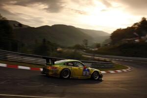 Porsche Gtr On Track (1280x800) Resolution Wallpaper