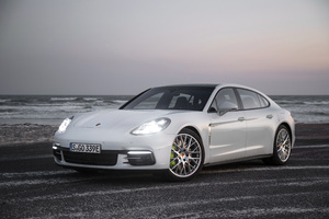 Porsche Panamera 4 E Hybrid Executive