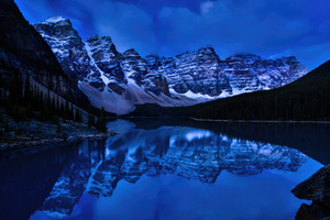Pre Dawn Tranquility At Moraine Lake (1366x768) Resolution Wallpaper