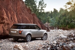 Range Rover Rock Mountains
