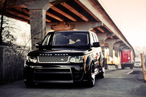 Range Rover Shining Black Wallpaper