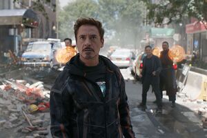 Robert Downey As Tony Stark In Avengers Infinity War 2018 (2048x1152) Resolution Wallpaper