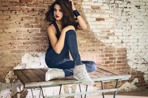 Selena Gomez Adidas Neo 5k