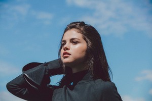 Selena Gomez NY Times 2017 (1152x864) Resolution Wallpaper
