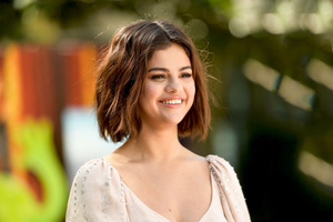 Selena Gomez Smiling 2018