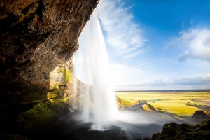 Seljalandsfoss Waterfall Wallpaper