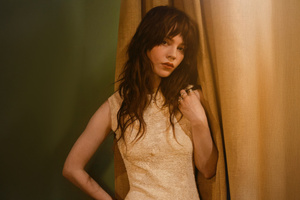 Sophie Thatcher Lofficiel (1336x768) Resolution Wallpaper