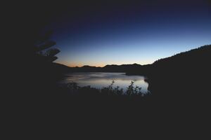 Sunset Lake Mountains Beach Silhouette 5k