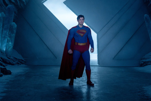 Superman Hero In Harmony (320x240) Resolution Wallpaper