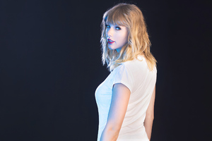 Taylor Swift 2019 Photoshoot (2048x1152) Resolution Wallpaper