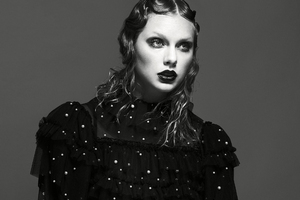 Taylor Swift Vogue 2017 Monochrome Wallpaper