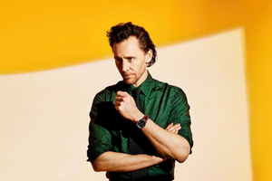 Tom Hiddleston Variety Magazine (2880x1800) Resolution Wallpaper